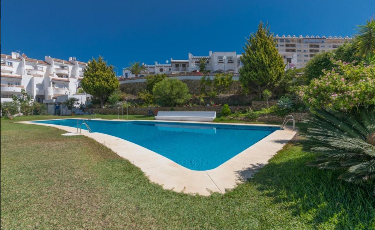 הוילה בנאלמדנה Townhouse Mar Y Sol מראה חיצוני תמונה